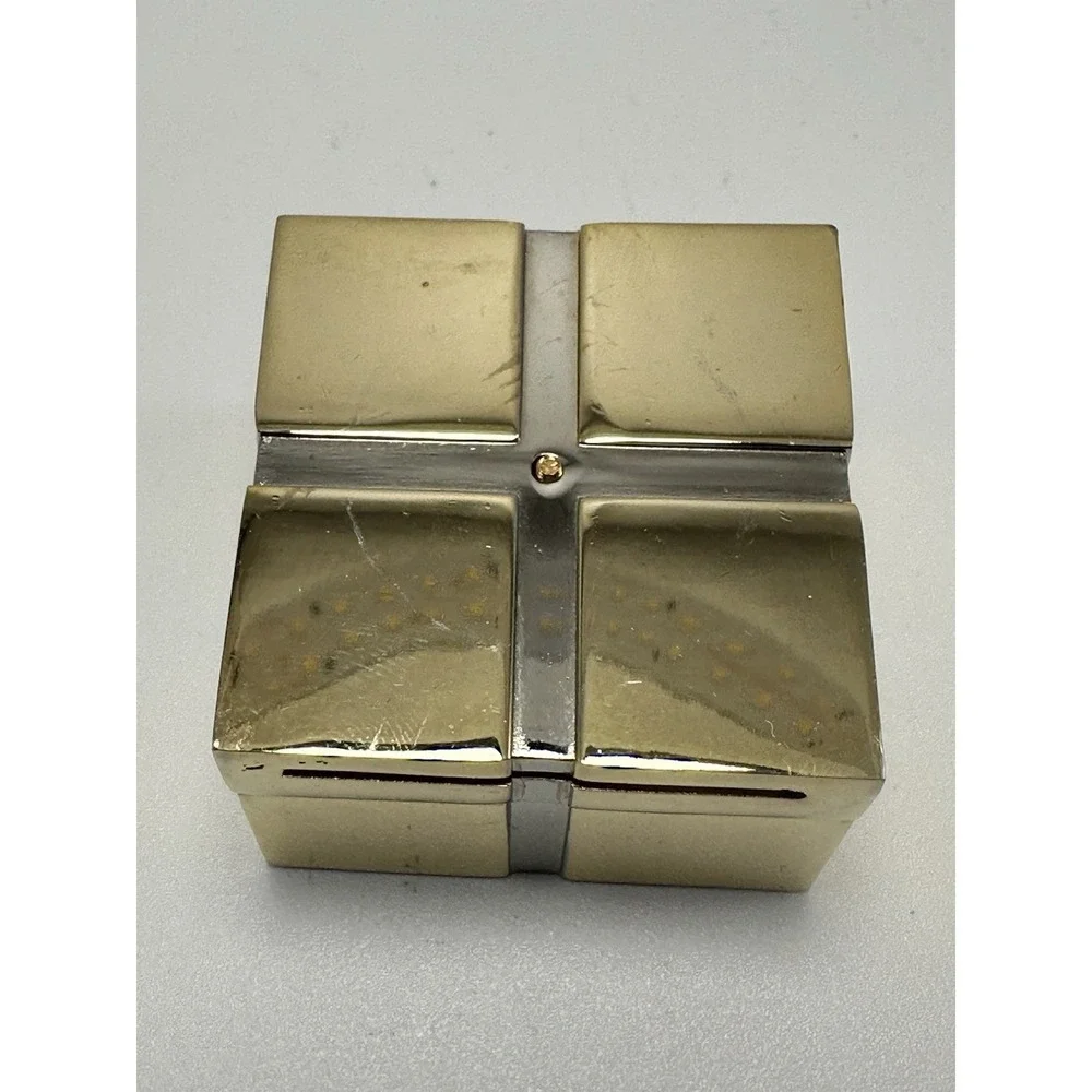 Xanadu Gift‎ Box NO Bow New Battery Mini Clock Watch V
